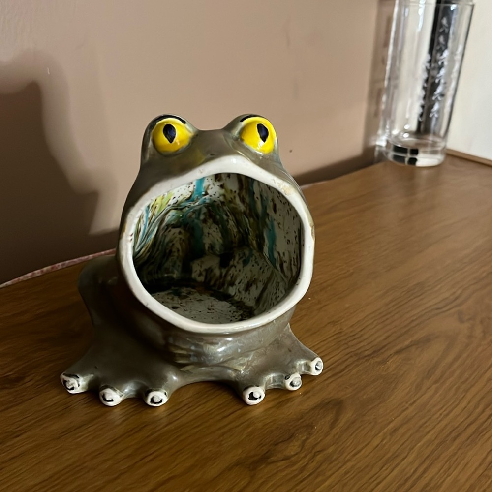 😄Vintage kitchen frog pottery class